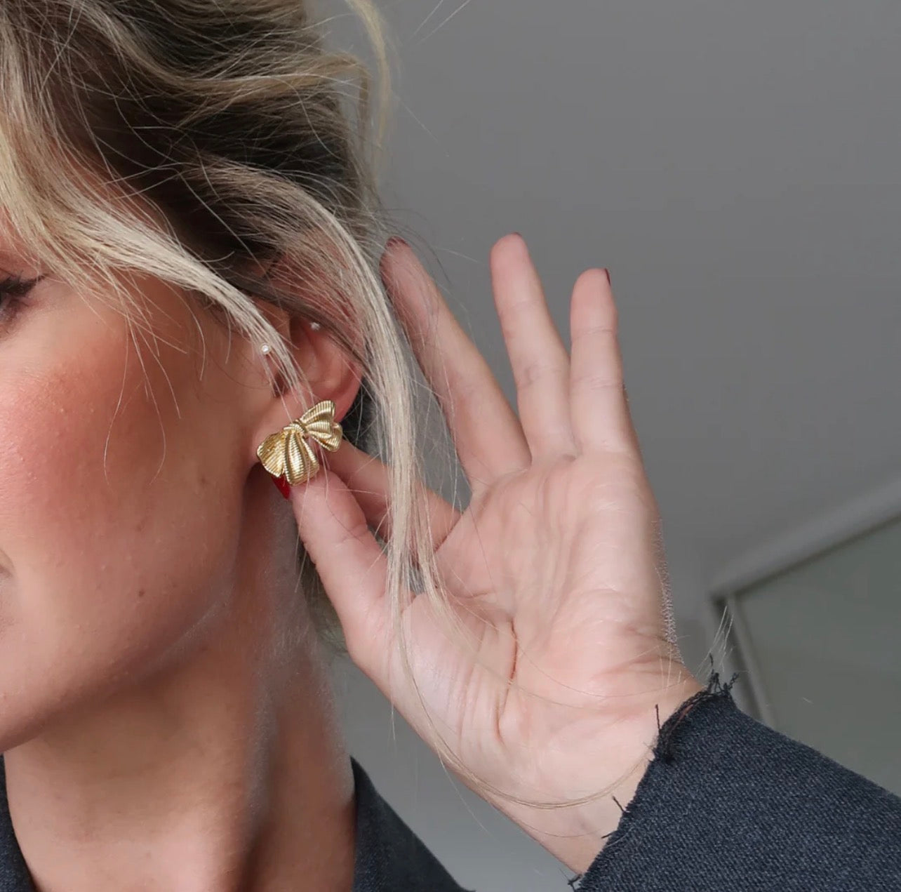 Date Night Bow Earrings Gold
