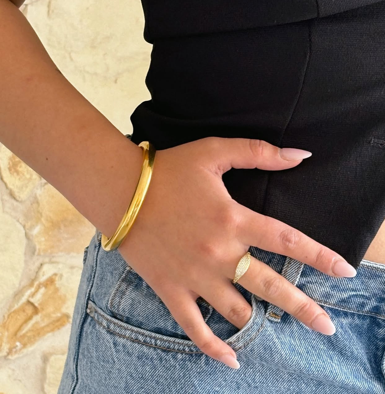 Eloise Bangle
