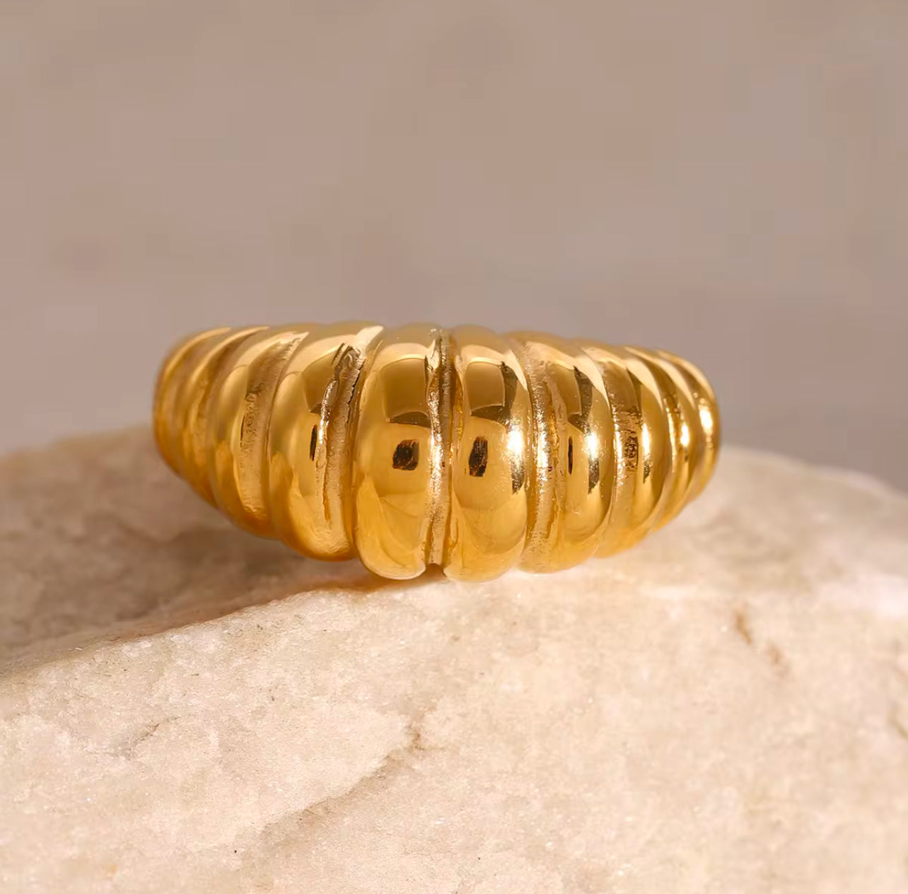 Ruby Ring - Gold