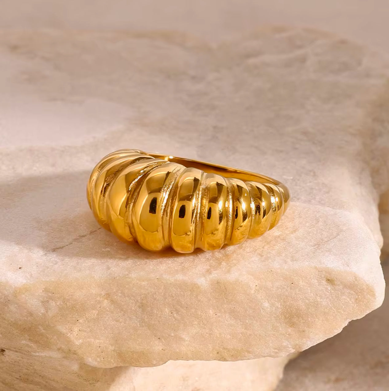 Ruby Ring - Gold